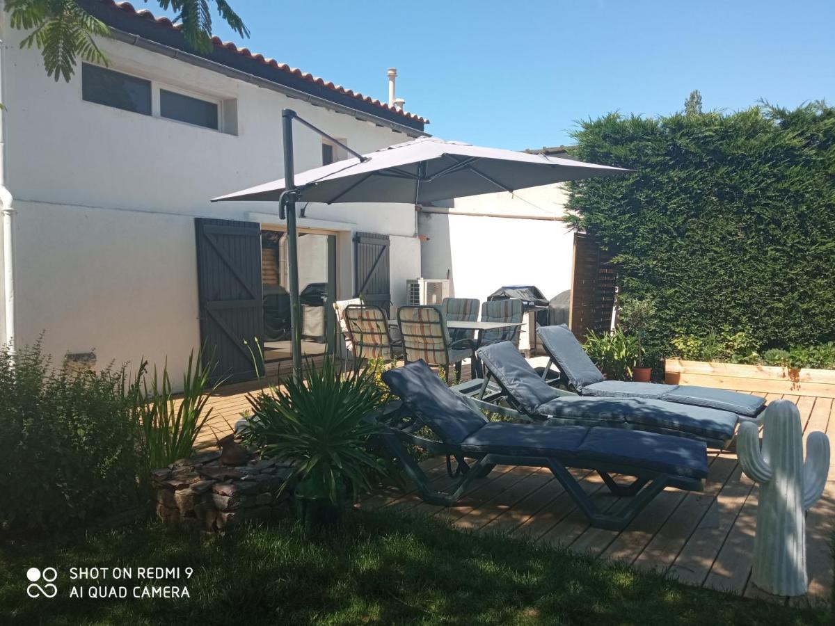 Bed and Breakfast Mas des Vignes Piscine chauffée Le Champ-Saint-Pere Exterior foto
