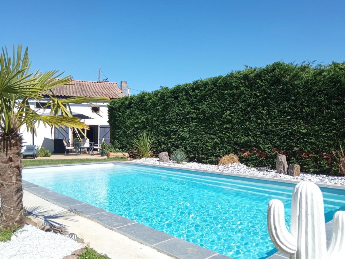 Bed and Breakfast Mas des Vignes Piscine chauffée Le Champ-Saint-Pere Exterior foto