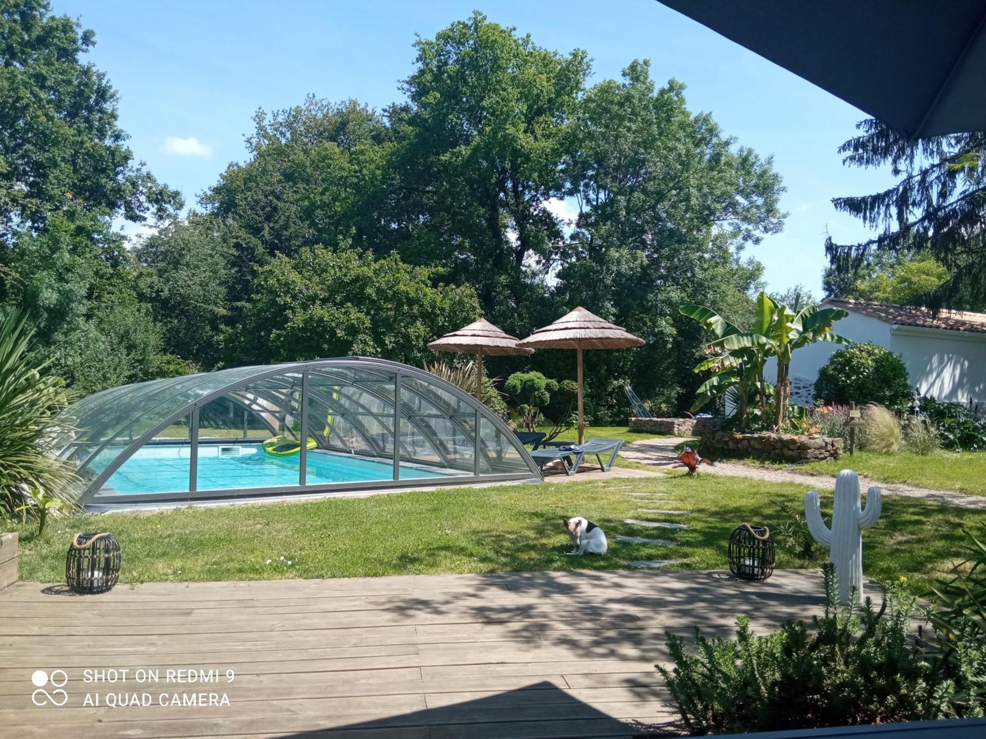 Bed and Breakfast Mas des Vignes Piscine chauffée Le Champ-Saint-Pere Exterior foto